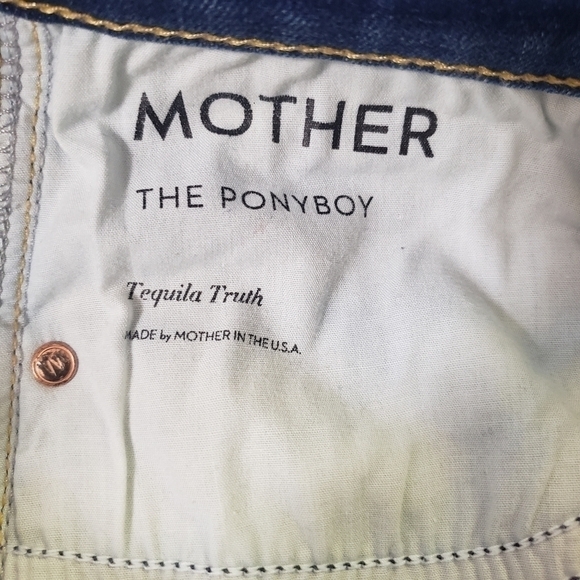 MOTHER The Pony Boy Ankle Fray Cuffed Jeans in Tequila Truth - Picture 13 of 14